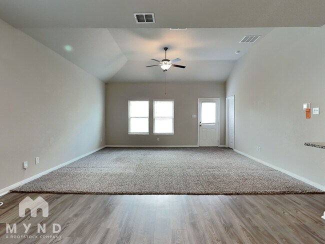 Building Photo - 6707 Shiraz Way