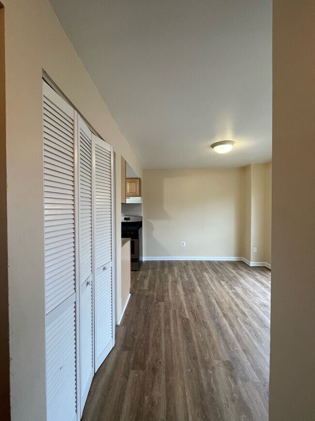 Kitchen Eat-in Area - 2306 Sun Valley Cir