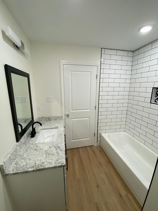 Foto del edificio - 628 E Tombigbee St