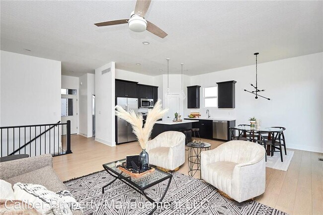 Foto del edificio - 4 br, 3 bath House - 454 S 91st St