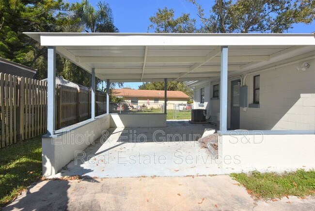 Foto del edificio - 117 Flamingo Dr