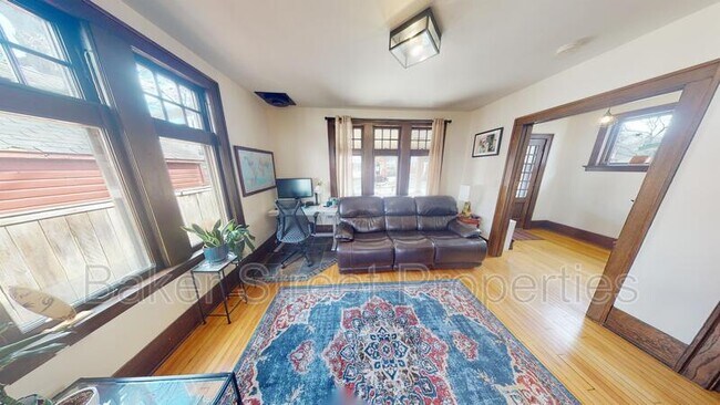 Foto del edificio - 809 Sycamore Pl
