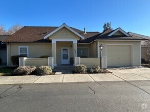 Building Photo - 5507 Maple Ridge Dr