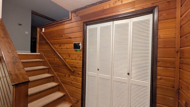 Foto del edificio - 1240 Joyce Dr