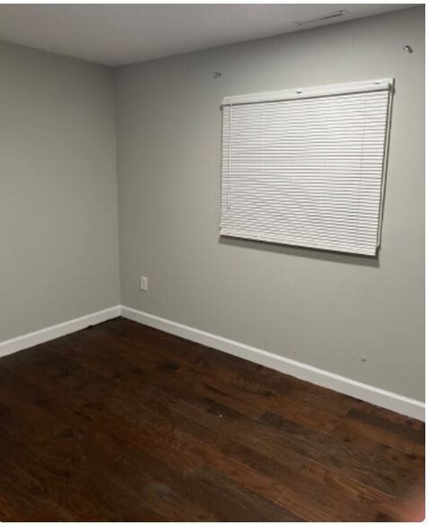 Foto del edificio - 7113 Chamberlain Rd