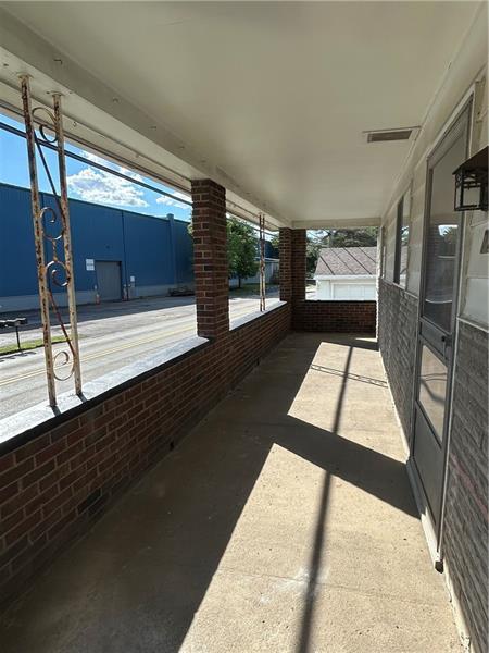 Building Photo - 745 Manifold Rd