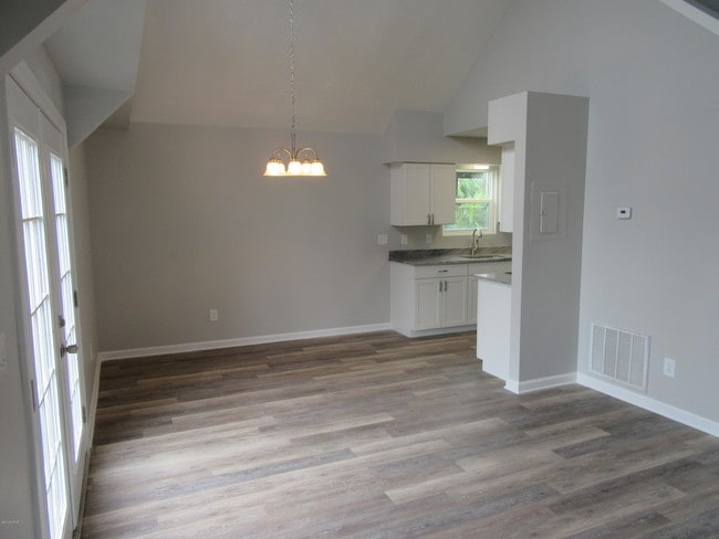 Building Photo - 1019 Pitts Ave