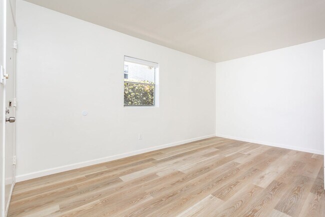 Foto del edificio - 4601-4607 Muir Ave.