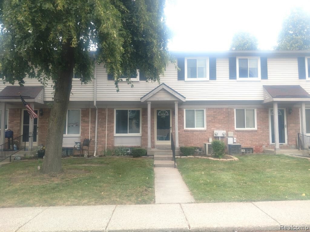 Primary Photo - 2032 Orchard Crest St