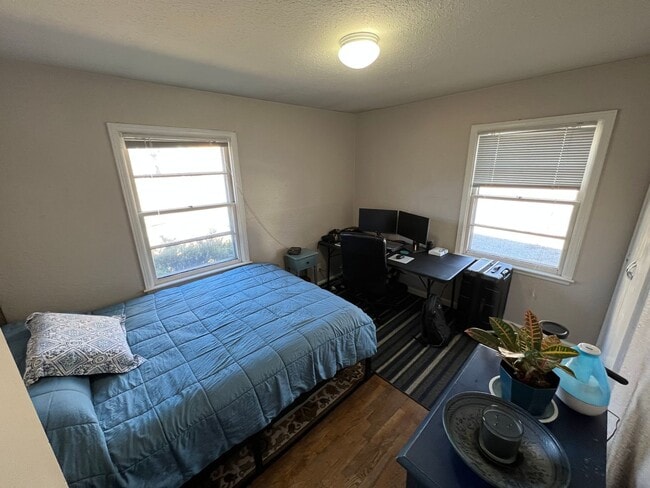 Building Photo - 2 Bedroom Home located across from KSU Campus