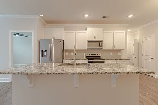 Building Photo - Townhome in Popular Sudduth Farms in Greer...