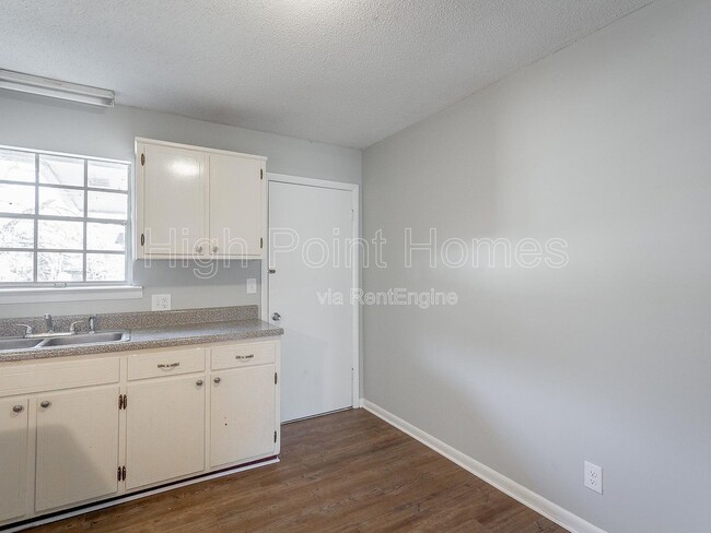 Foto del edificio - 125 Swafford Rd