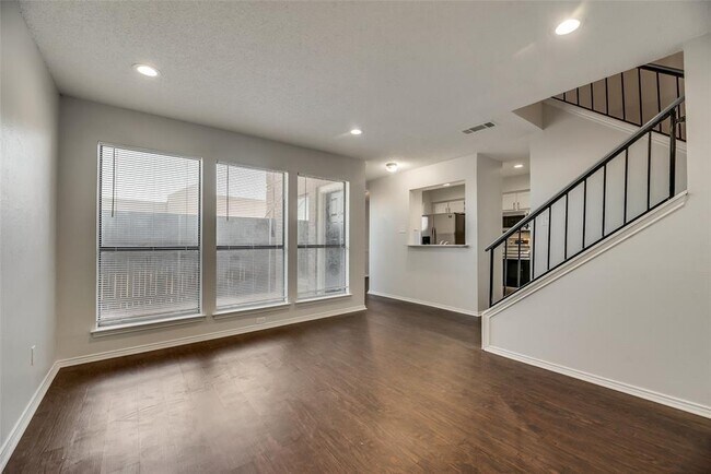 Foto del edificio - 2813 Meadow Park Dr