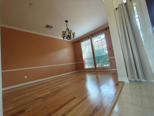 Foto del edificio - 3315 Frostwood Dr