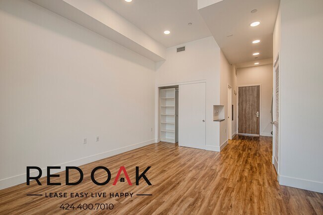 Foto del edificio - 453 S Kenmore Ave