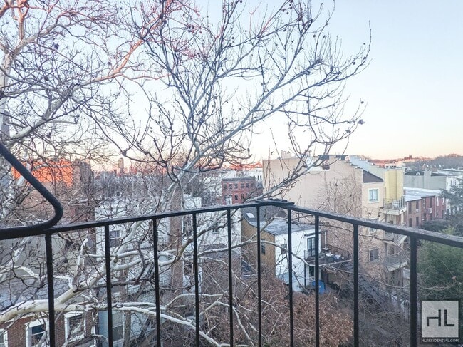 Foto del edificio - 14th St