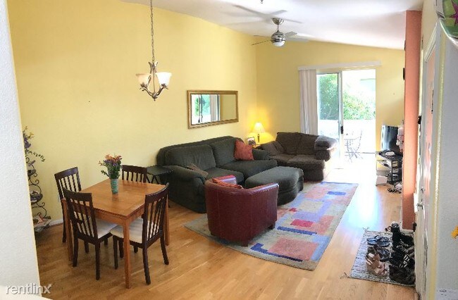 Building Photo - 2 br, 2 bath Condo - 150 Everson Drive