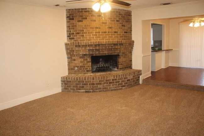 Building Photo - 1217 Janell Dr