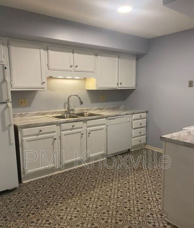 Foto del edificio - 9120 Woodpark Ln NW