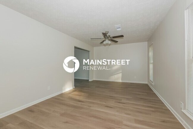 Foto del edificio - 3 Bedroom Pet-Friendly Home in Hampton, GA with Main Street Renewal