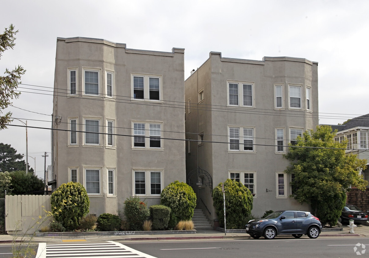Building Photo - 482 40th St