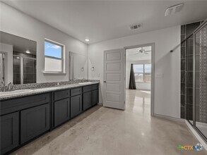 Building Photo - 822 Freedom Cir