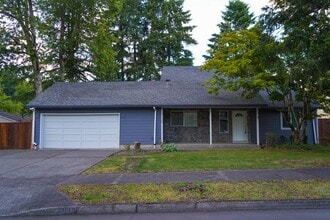 Building Photo - 31110 SW Wallowa Ct