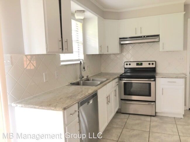 Building Photo - 3 br, 1.5 bath House - 766 FONTAINBLEAU DR