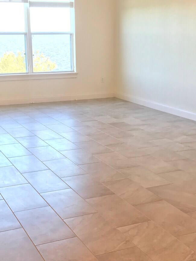 Foto del edificio - 225 W Seminole Blvd