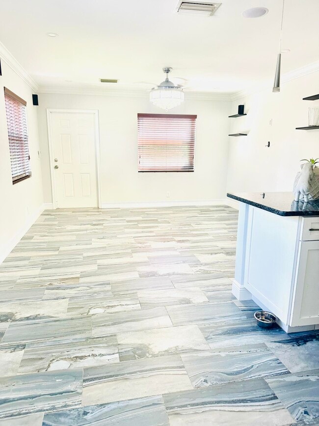 Foto del edificio - 1104 Neoga St