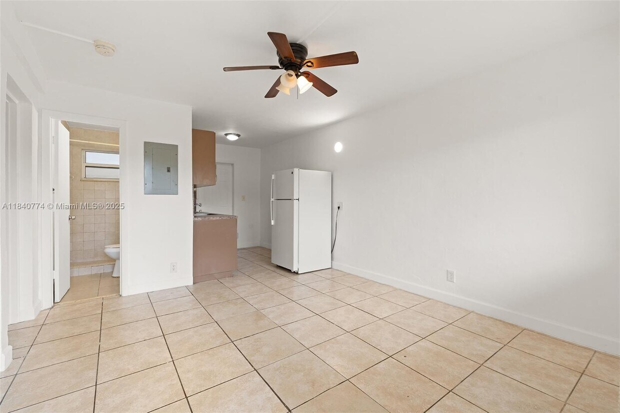 Foto del edificio - 517-521 NW 18th Ave