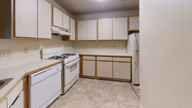 Building Photo - Indian Lakes Apartments