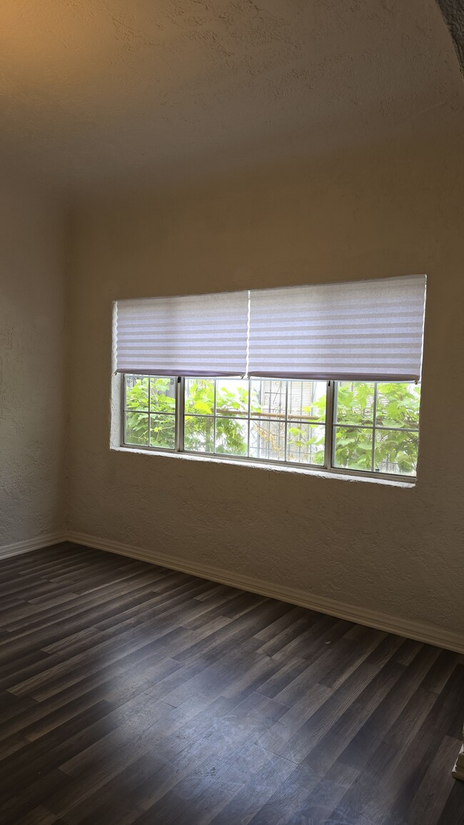 Foto del edificio - 2621 Wellington Rd