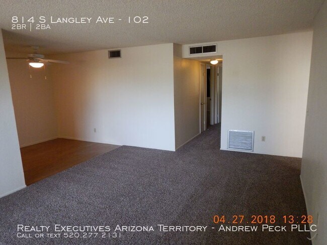 Building Photo - 814 S Langley Ave