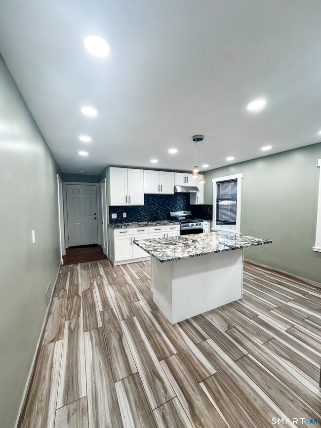 Building Photo - 264 Wilmot Ave