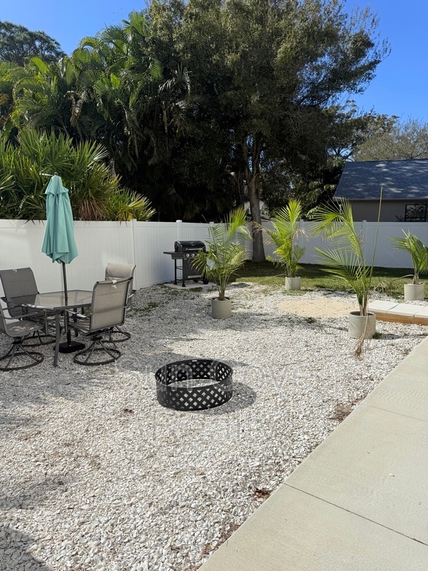 Building Photo - 13854 77th Ave