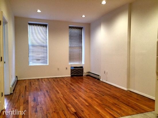 Primary Photo - 118 E 116th St