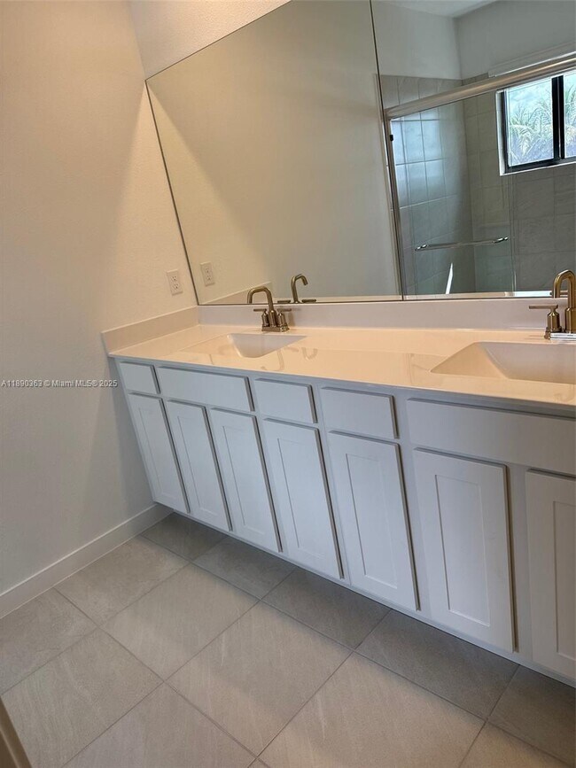 Foto del edificio - 5028 Elderberry St