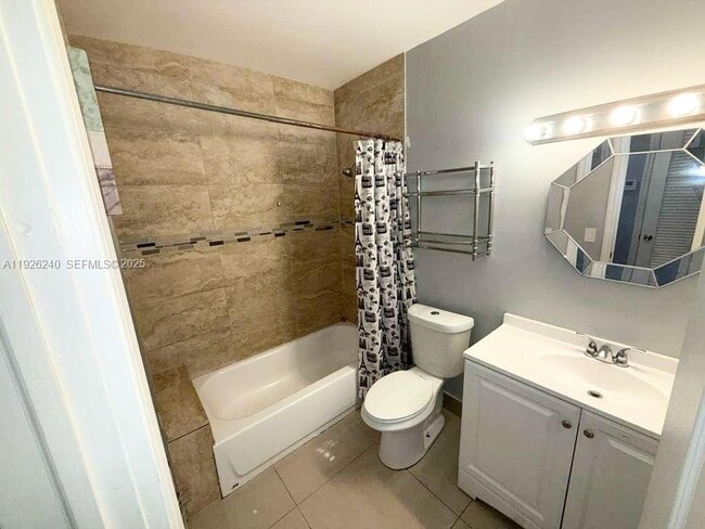 Foto del edificio - 170 NW 204th St