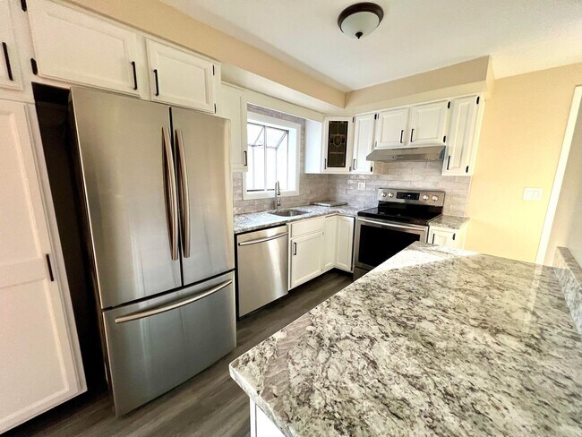 Kitchen - 15 Wildwood Dr