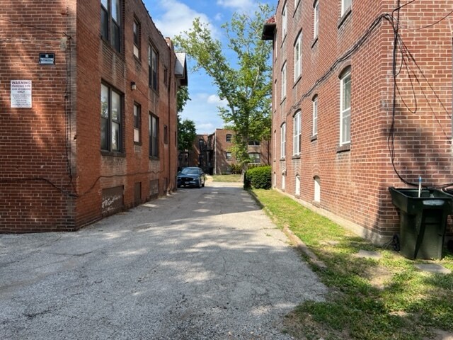 Building Photo - 6242 Cabanne Ave