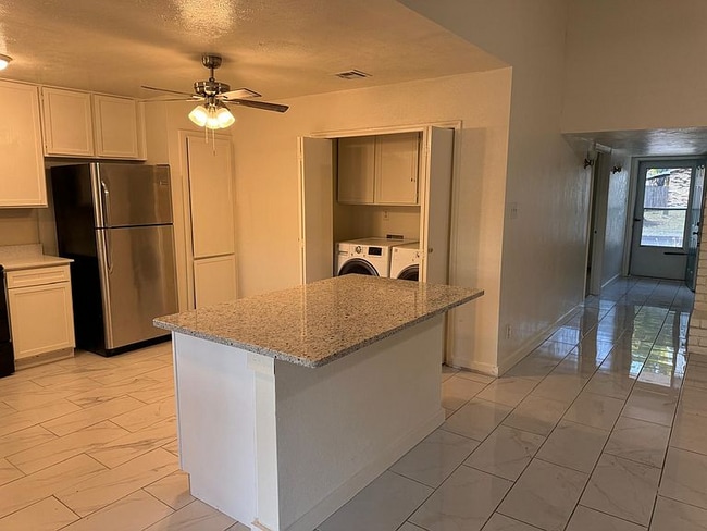 Photo - 3410 Meadow Oaks Dr House