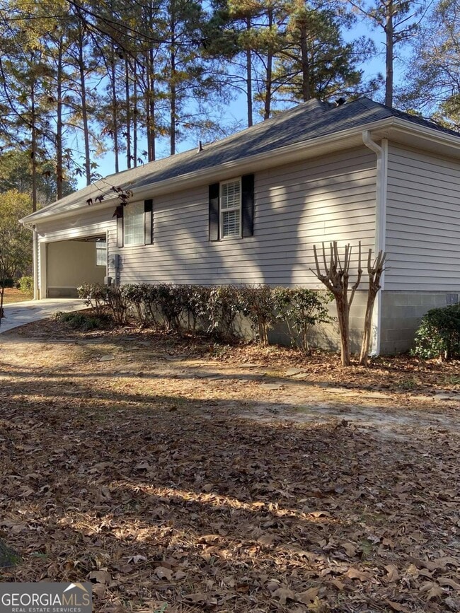 Building Photo - 145 Oak Leaf Cir