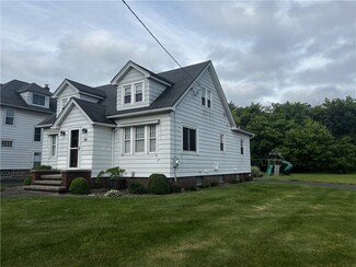 Building Photo - 1229 Long Pond Rd