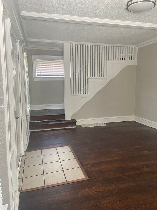 Foto del edificio - 4119 Montgall Ave. | $1300 | 4BD 1 BATH 2-...