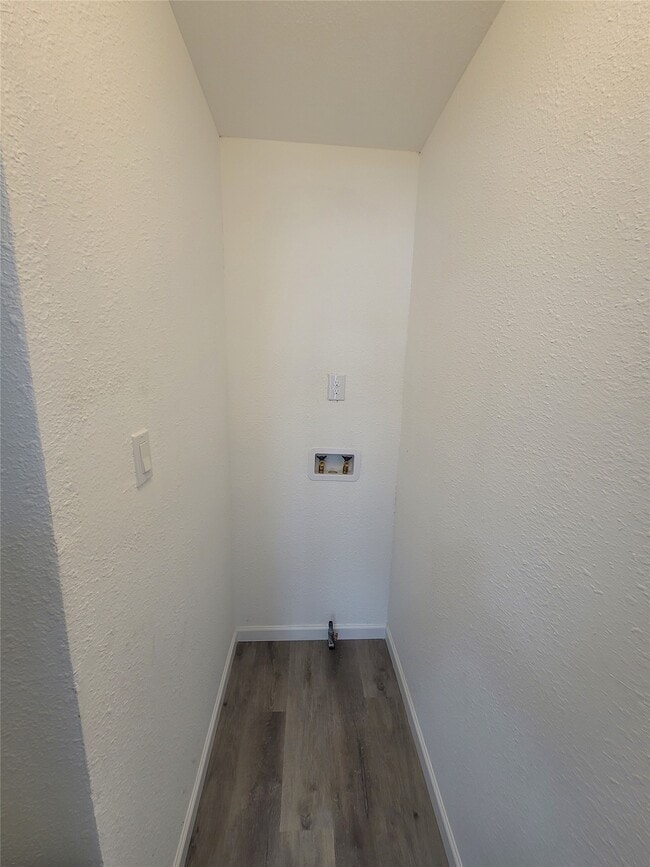 Building Photo - 5211 Ave S