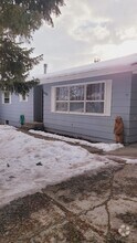 Building Photo - 1122 S Cedarview Dr