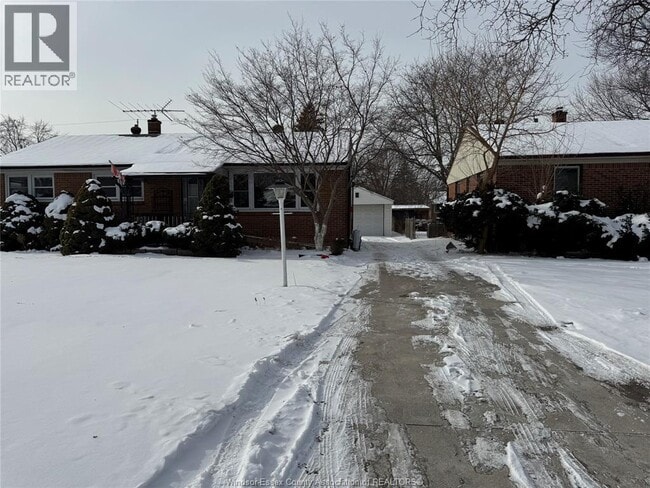 Building Photo - 3039 Bruce Ave