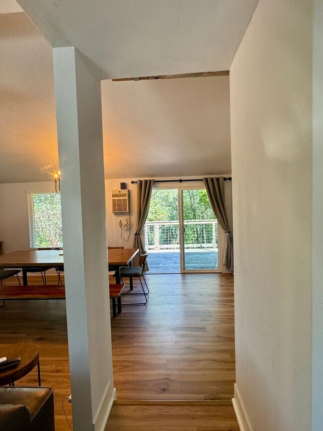 Building Photo - 4425 Sierra Springs Dr