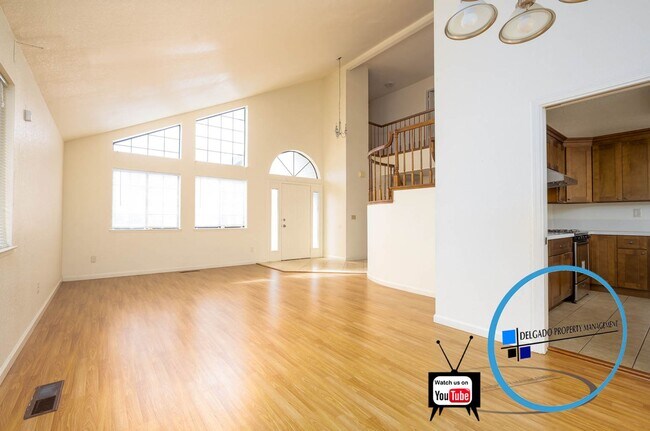 Foto del edificio - Gorgeous four bedrooms, three baths Glen C...